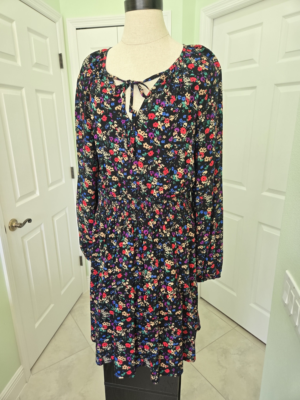 NWT GAP Black Floral Tie-Front Long Sleeve Dress Feminine Fall Festival Flowy